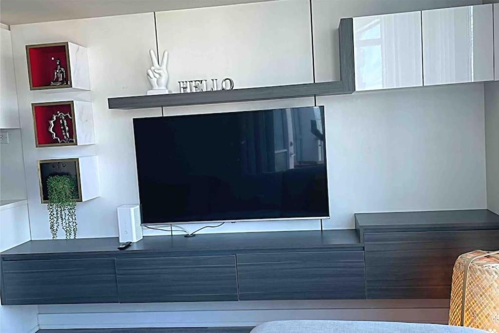 Upscale Downtown Toronto Condos By Cn Tower Экстерьер фото